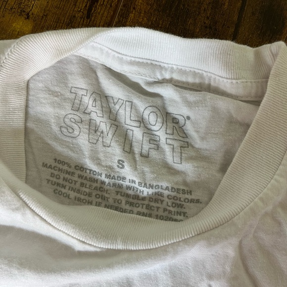 Cropped Rose Glitter Longsleeve - Picture 2 of 2